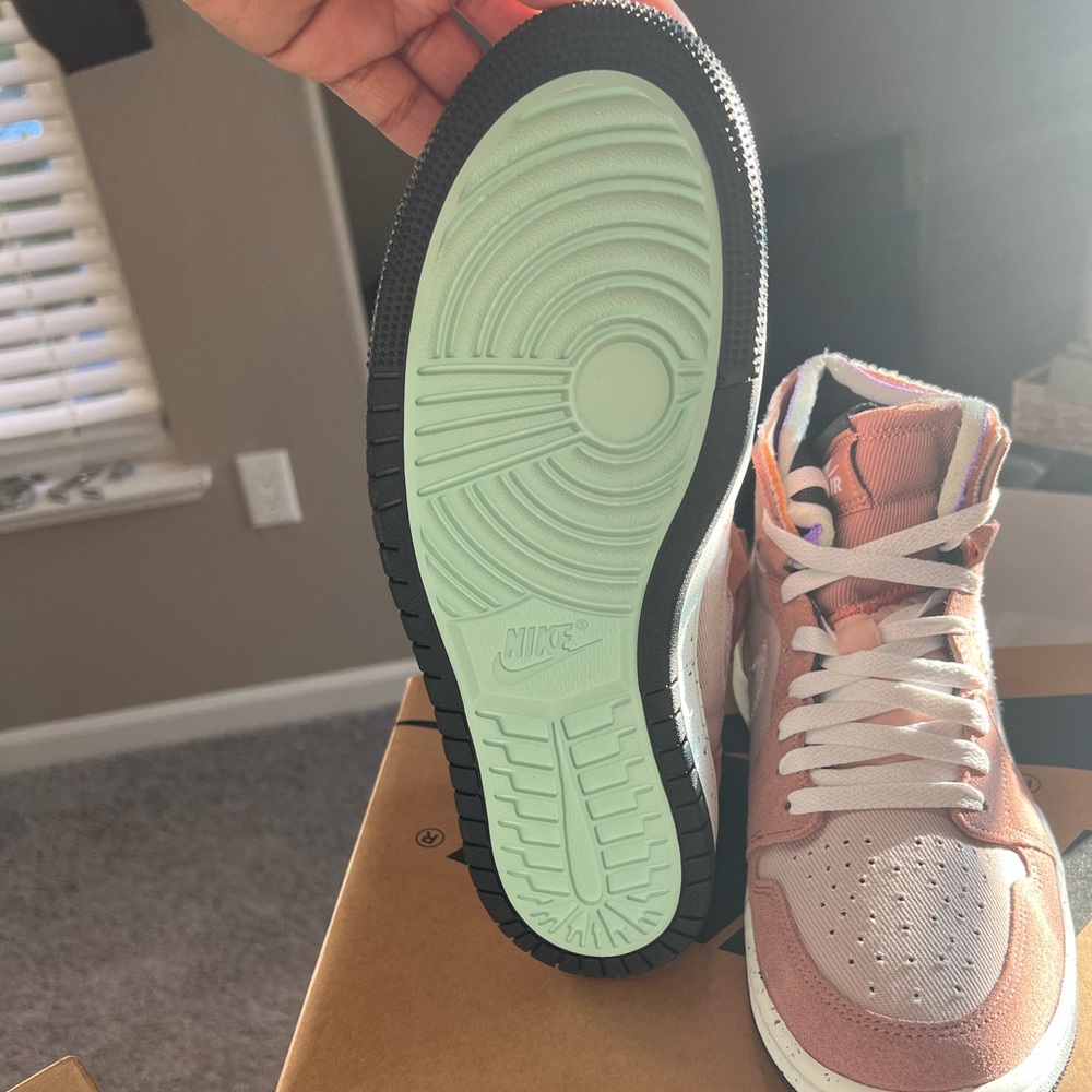 White/Rose Air Jordan 1’s